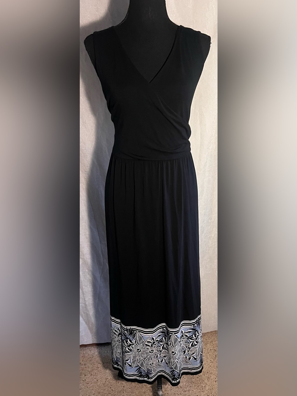 J Jill Sleeveless Black Maxi summer Dress with blue & white floral Hem